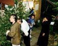 hinter der B�hne w�hrend der Vorstellung von Zwei wie Don Camillo und Peppone (1997)
