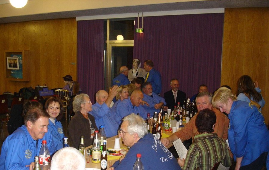 gem�tliches Beisammensein in Ahlten im Anschluss an die Theaterauff�hrung (3.11.2007)