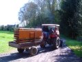 Transport der B�nke von der Grillh�tte zum Tretbecken