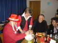 alle st�rzen sich auf die Geschenke (Weihnachtsfeier am 11.12.07)