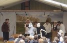 Im ersten Akt wurde die Sage von der Entdeckung der harler Glocke nachgespielt.Ein blindes Pferd traf die Entscheidung, wem die Glocke geh�ren sollte.