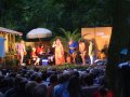 Heinrich Pingelig (Matthias Wilhelm) und Klaus Meckerer (Karl-Heinz Neumann) sind entdeckt worden, als sie sich vom FKK-Starnd zum Hotel zur&uuml;ck schleichen wollten