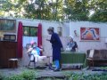 Alfred (Gunter Ochs) und seine Schwester Agnes (Andrea W�rtele), dahinter Julchen (Anneliese Range) bei der Probe am 1.7.