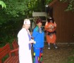 Petra Wilhelm als Dr. Maier, Renate G�nst als Maria und Erich Kramer als Olaf hinter der B�hne (Vorstellung 19.7.)