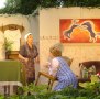 Agnes (Andrea W�rtele) erz�hlt Julchen (Anneliese Range), dass sie die Psy-Seuche hat (Vorstellung am 12.7.08)