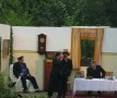 Ingeborg (Anneliese Range, Mitte links), Adelheid (Renate G�nst, rechts daneben) und Eberhard (Erich Kramer, links) sind von der Beerdigung zur�ck