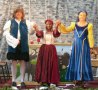 Karl-Heinz Neumann als Benno, Kristin Junghans als Andrea und Petra Wilhelm als Anneliese nehmen den verdienten Applaus des Publikums entgegen