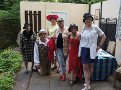 Gruppenbild mit (von links) Anneliese Range als Fiona von Fleckenstein, Karl-Heinz Neumann als Gisbert, Renate G�nst als Oma, Ingeborg Neumann als Hilde, Kristin Junghans als Biggi und Petra Wilhelm als Franzi