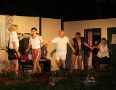 Hans, Udo (Wolfgang Schilbe), Gisbert (Karl-Heinz Neumann) und Fiona (Anneliese Range) betreten aneinander gekettet die B�hne