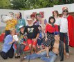 Unsere Darsteller von Viele Gr��e aus Mallorca: hintere Reihe von links Gunter Ochs als Josef Kummerspeck, Petra Wilhelm als seine Frau Wilma, Renate G�nst als Carmen Maquarele, Andrea W�rtele als Hausmagd Anna, Mareike Schneider als Francisca Caramba und Bernd Schill als J�rgen Treffs, vorne von links Regisseurin Gisela Noll, Anneliese Range als Simone, Karl-Heinz Neumann als ihr Mann Toni Manta, Wolfgang Schilbe als Opa, Kristin Junghans als Maria Santana und Jens Neumann als Peter Kummerspeck